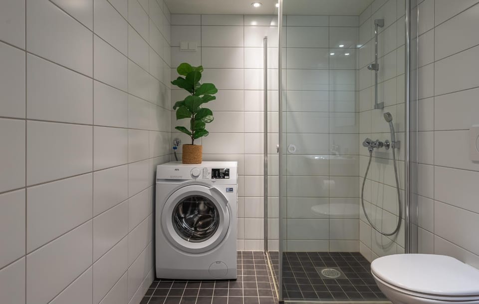 Shower, Toilet, Bathroom, washing machine