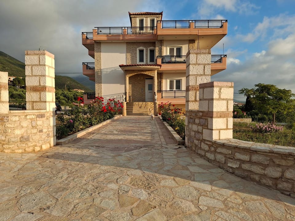 Property building, Natural landscape, Garden
