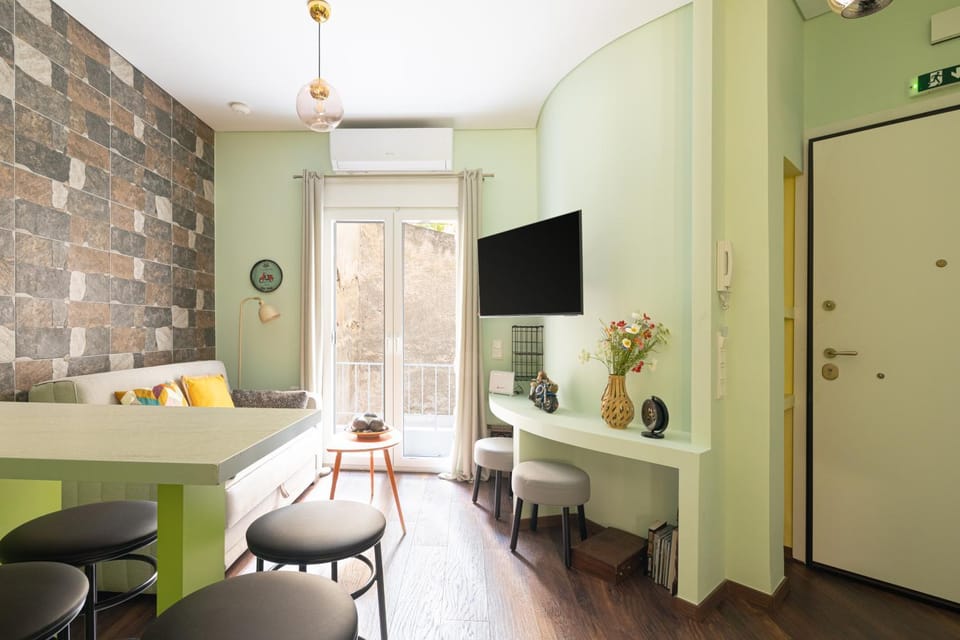 FISTIKI Central, Sexy & Totally Slays Apartment in Kallithea