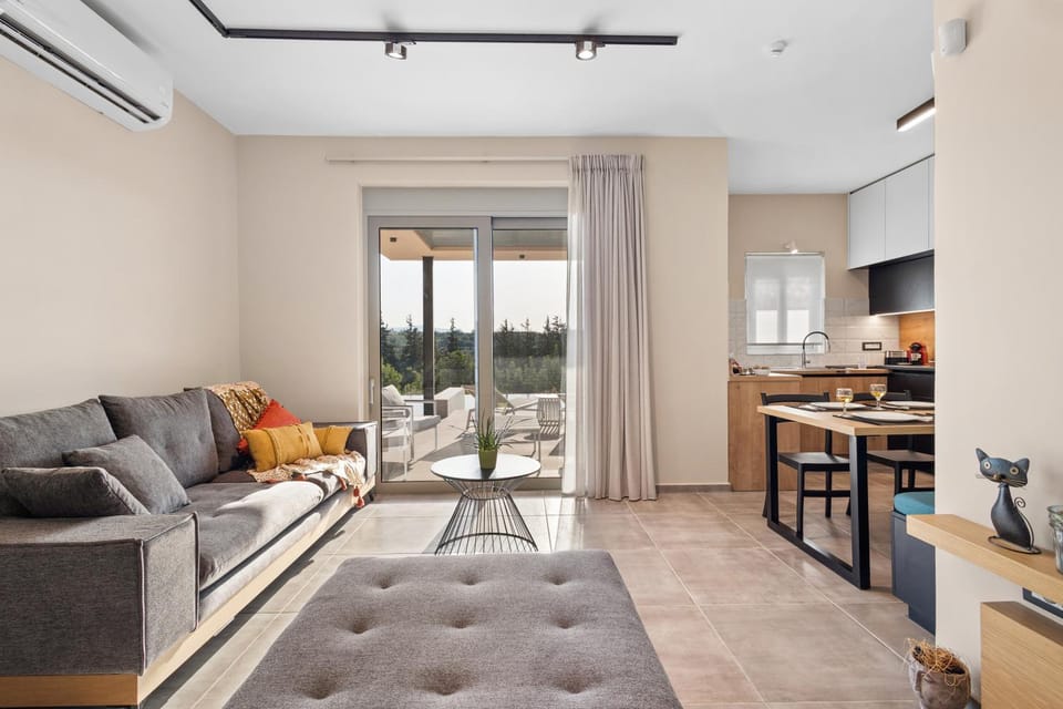 Kitchen or kitchenette, Living room, Dining area