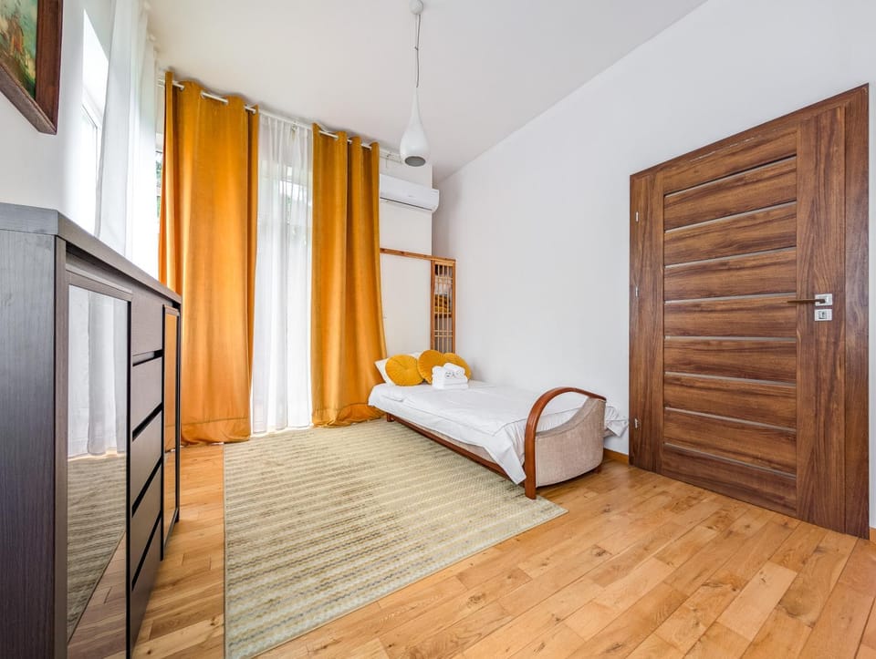 Bed, Photo of the whole room, Bedroom, wardrobe, air conditioner