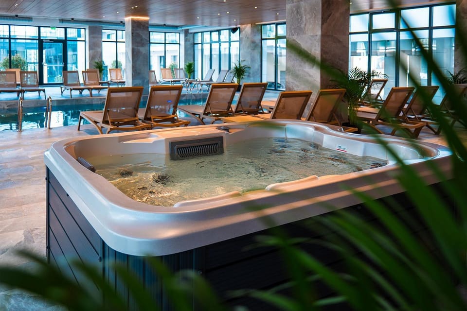 Sky Pool&Spa Sea Apartament in Odyssey-parking Apartment in Constanța County