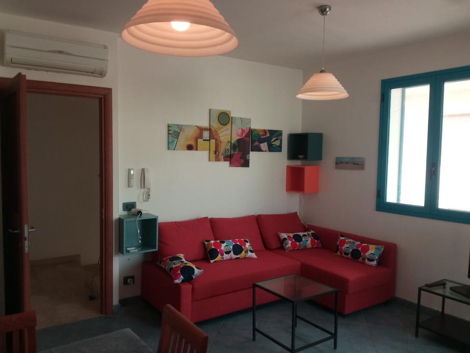 Bed, Living room, Seating area