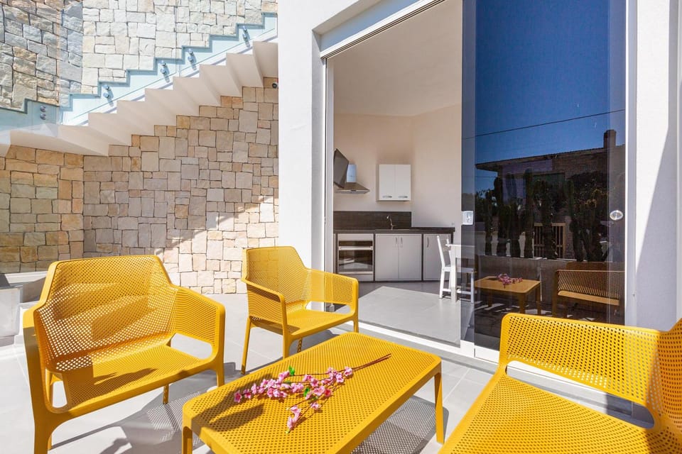 Patio, Balcony/Terrace
