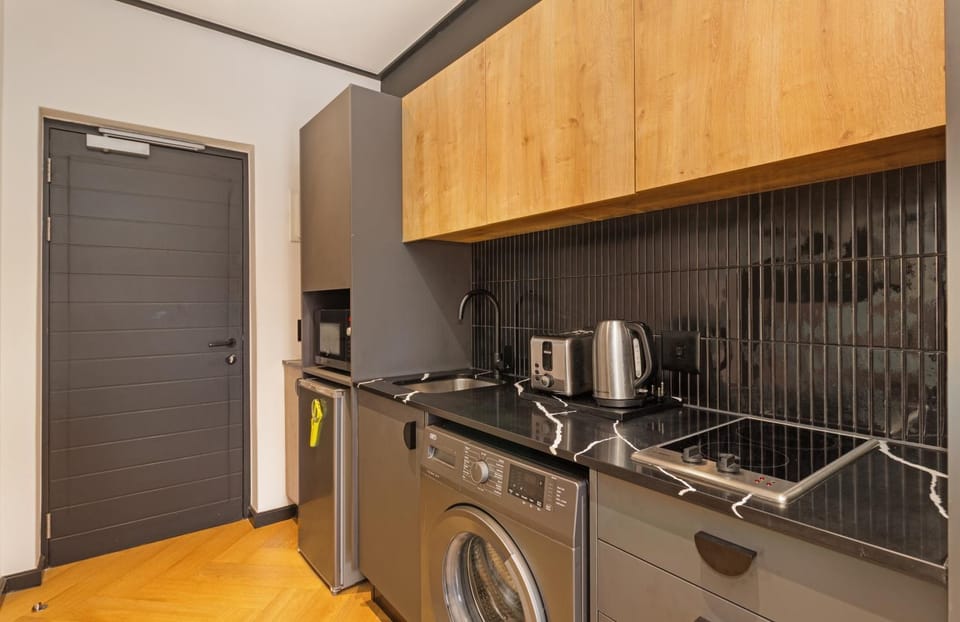 Coffee/tea facilities, minibar, stove, washing machine