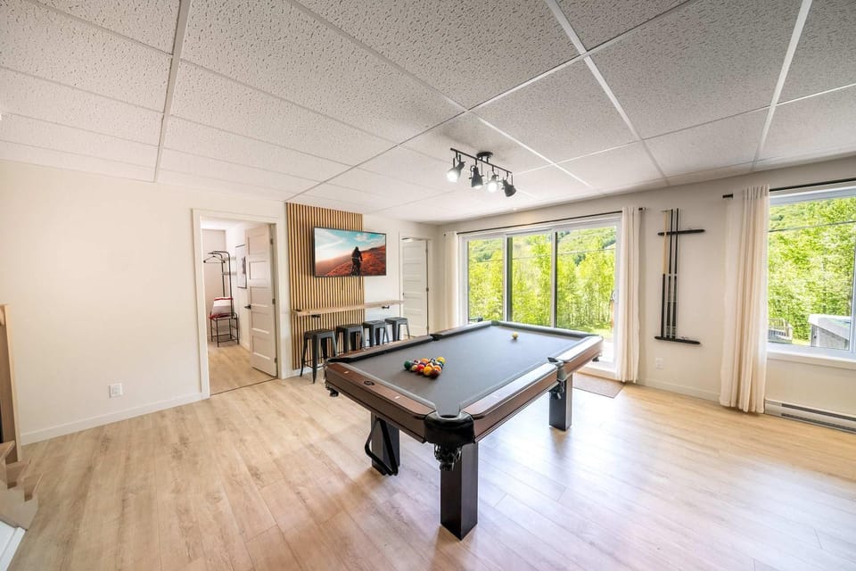 Spa Mountain Pool table - Le Haut 132 Chalet in Maine