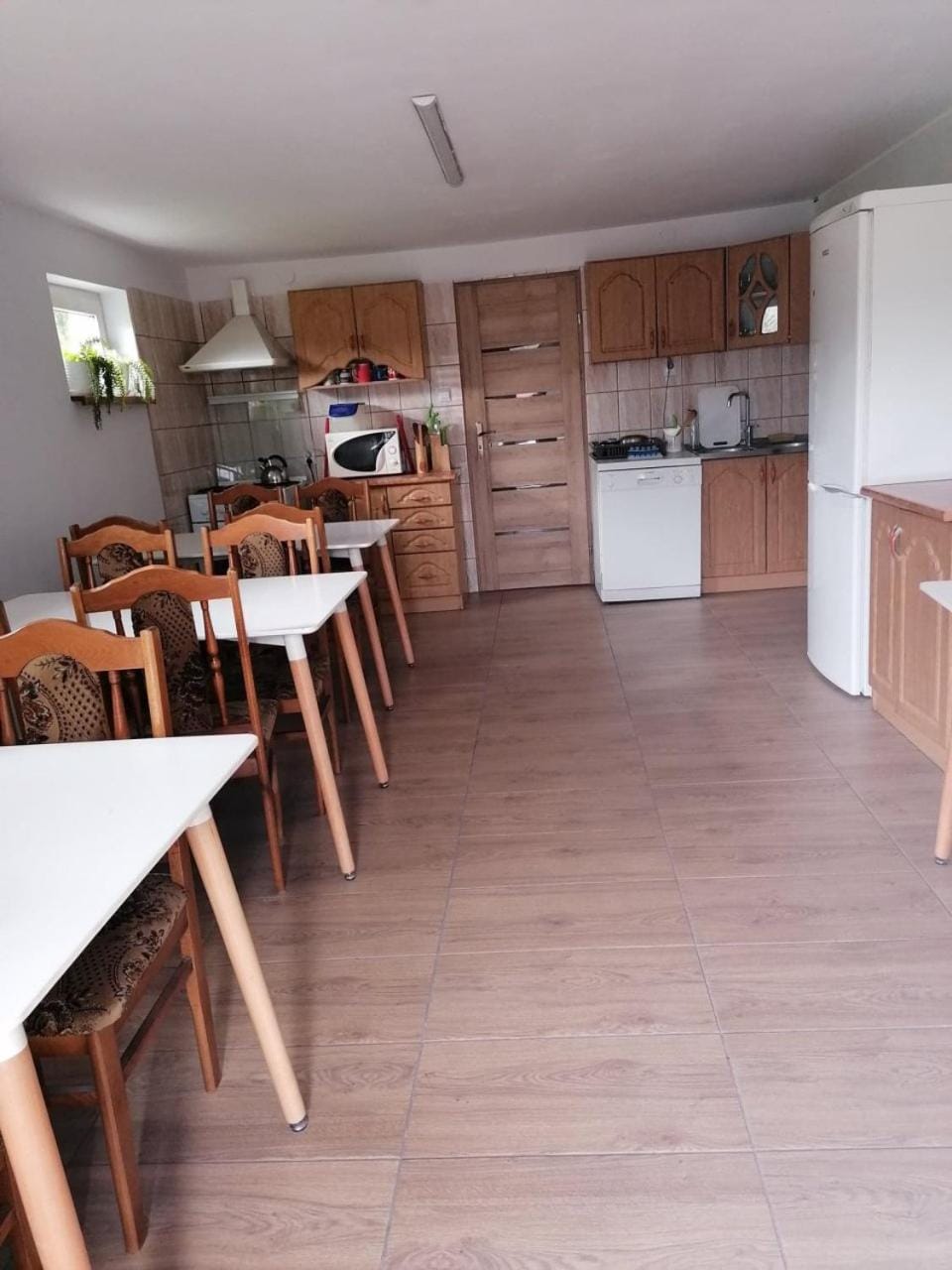 Kitchen or kitchenette, Dining area, dishwasher
