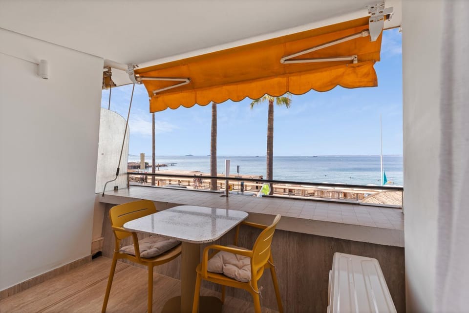 Front de Mer Le soleil Centre Juan Les Pins Apartment in Antibes