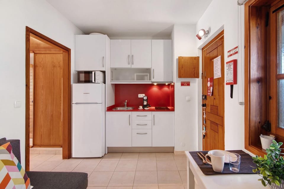 Kitchen or kitchenette, Living room