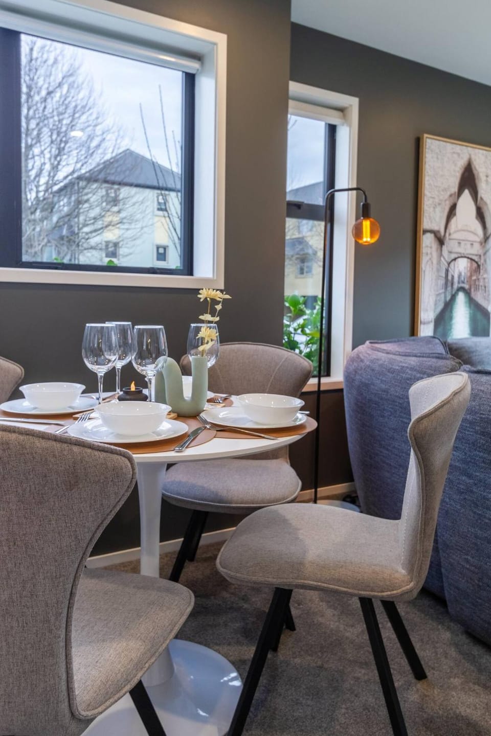 Seating area, Dining area