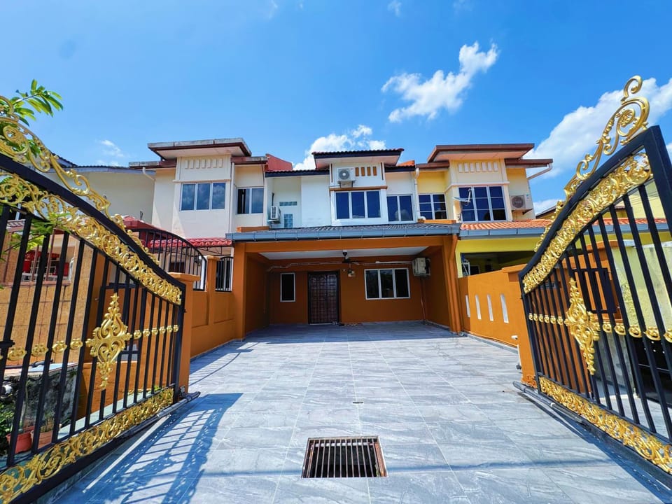 Property building, Day
