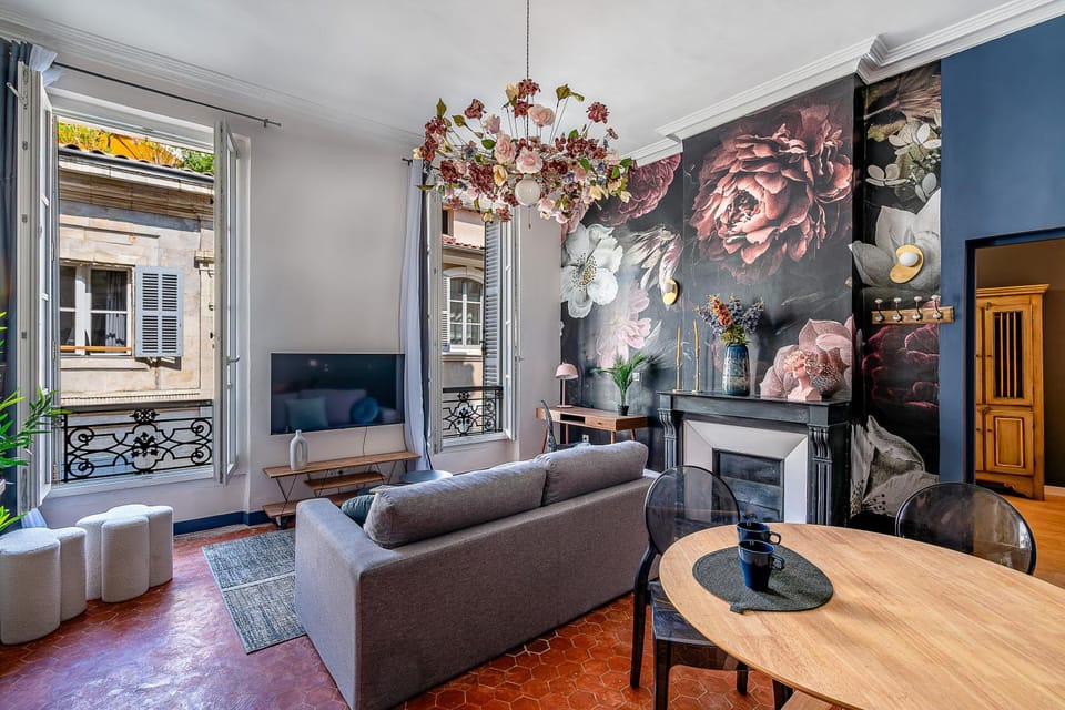 Communal lounge/ TV room, TV and multimedia, Kitchen or kitchenette, Living room, Seating area, Dining area
