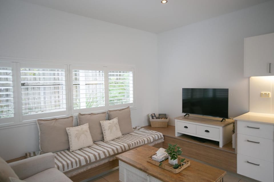 Beachside Escape 200m From Ocean House in Tweed Heads