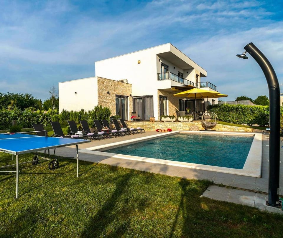 Balcony/Terrace, Swimming pool