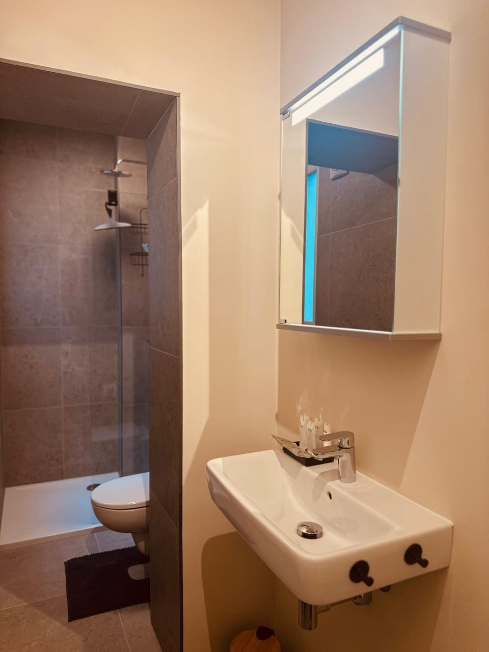 Christina's 1 bed-First floor 4 MIN FROM BEACH Apartment in Ostend
