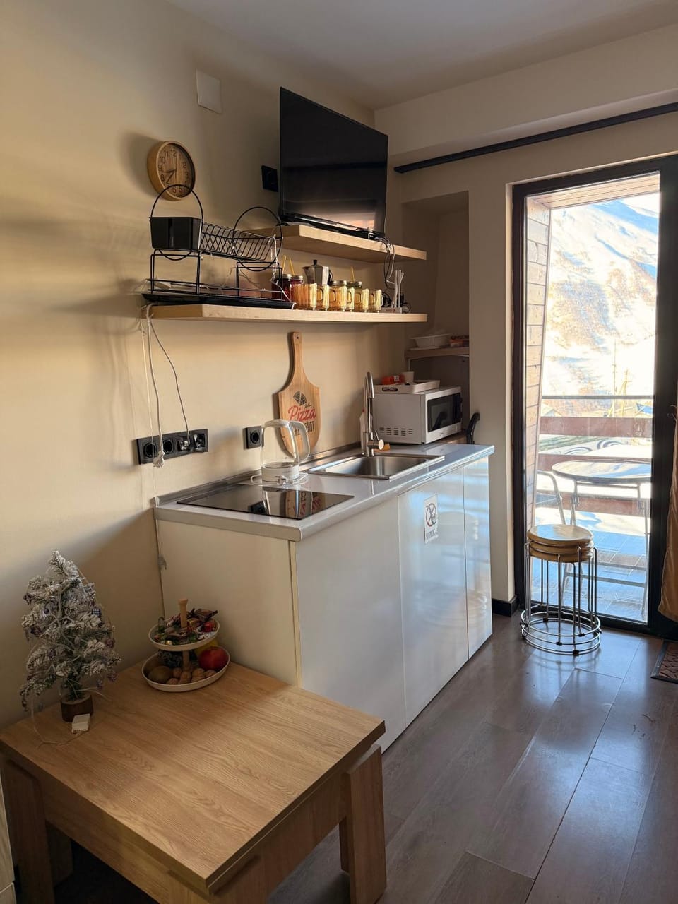 Kitchen or kitchenette