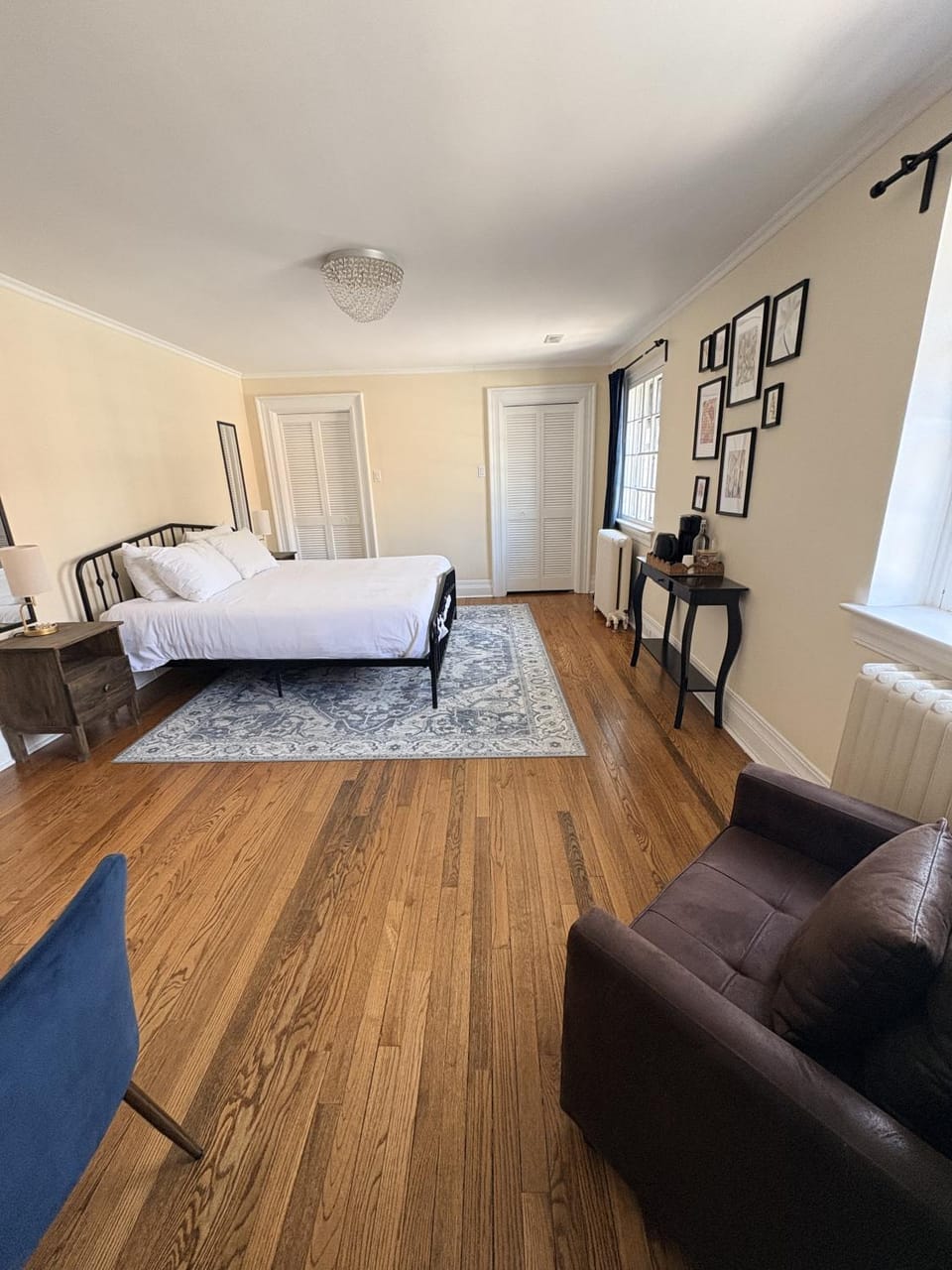 Living room, Photo of the whole room, Decorative detail, Seating area
