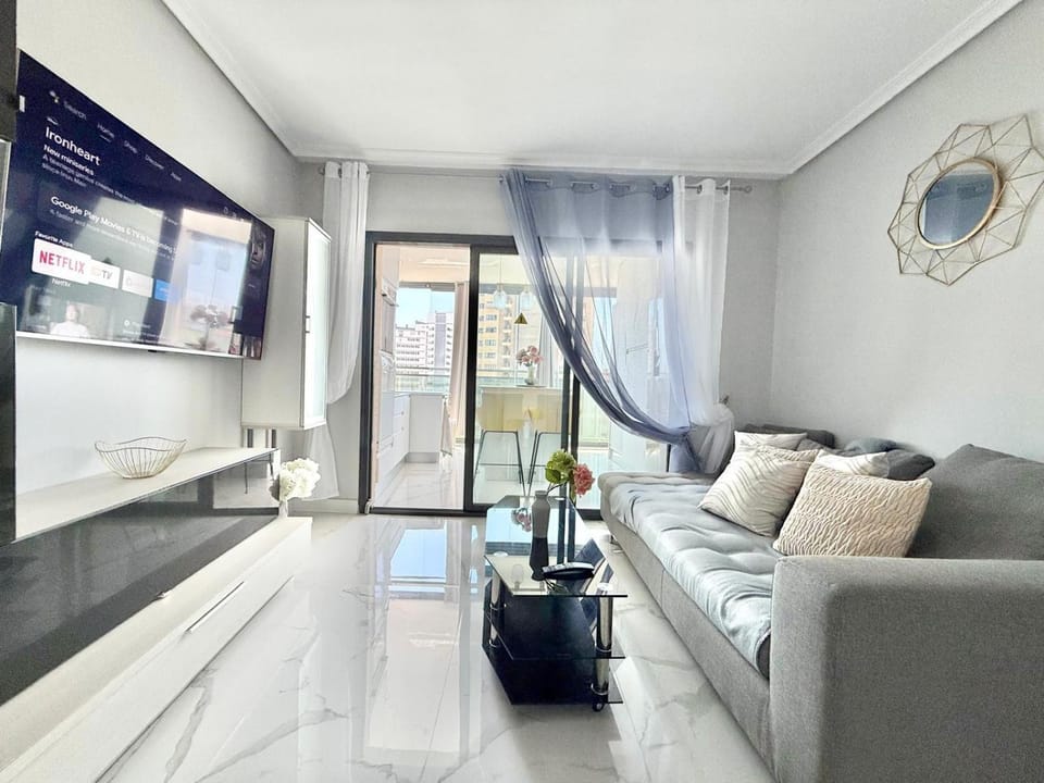 Kronos 19 Deluxe Golden Horizon Apartment in Benidorm