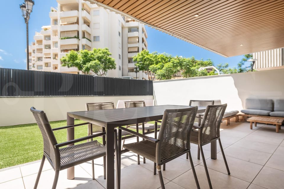 Patio, Balcony/Terrace, Seating area