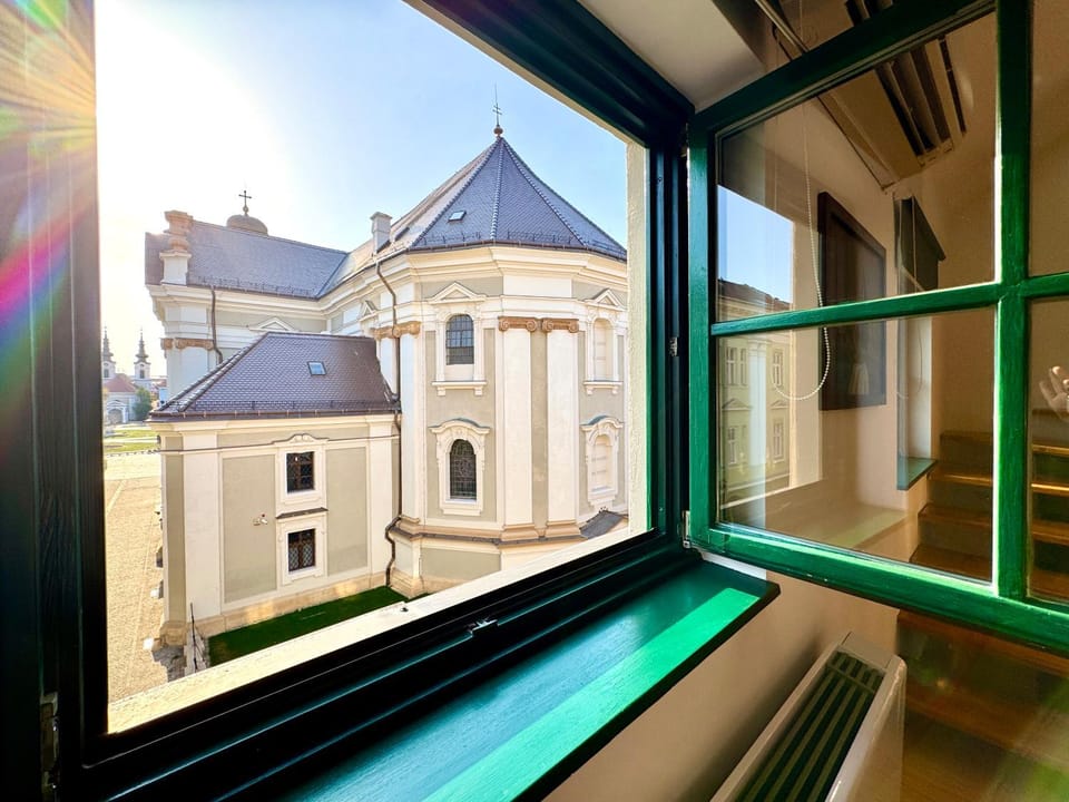 Day, Landmark view