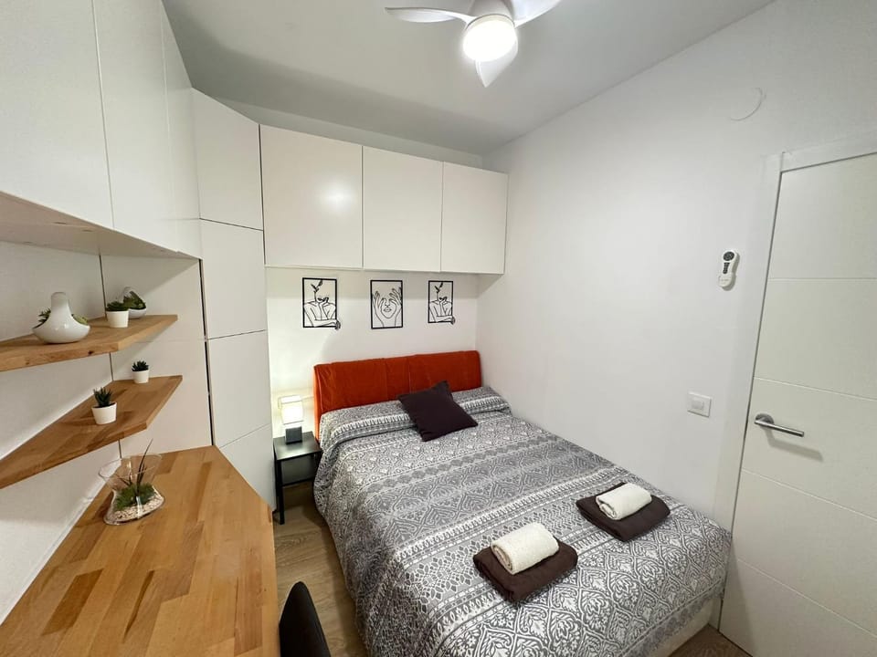 Rooms Borrells Bed and Breakfast in Barcelona