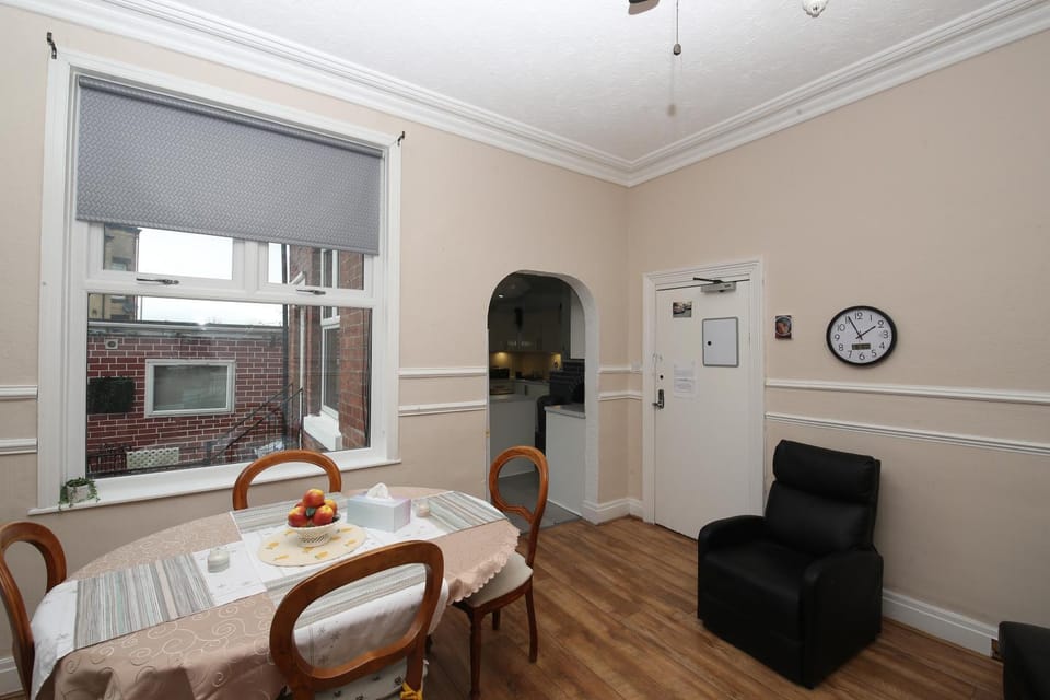 Kitchen or kitchenette, Lobby or reception