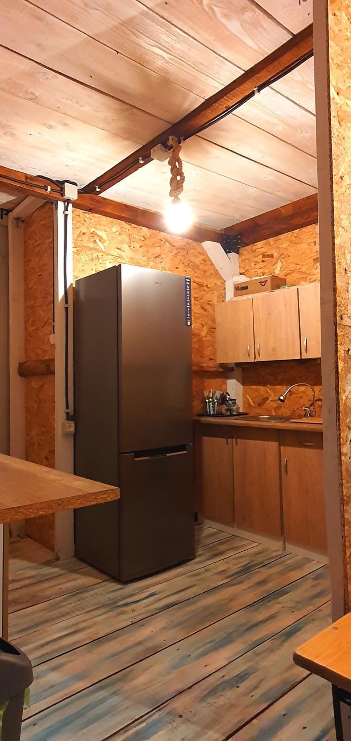 Property building, Coffee/tea facilities, Kitchen or kitchenette, Kitchen or kitchenette, oven, stove, toaster, kitchen