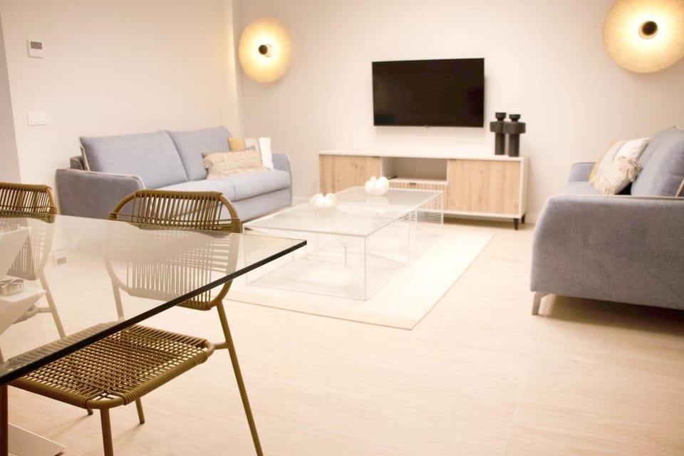 TV and multimedia, Living room, Photo of the whole room, Seating area