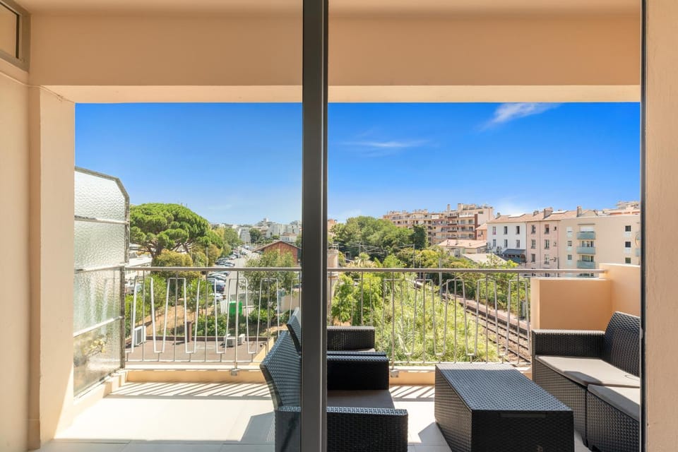 Les étoiles centre Juan Les Pins 6 couchages Apartment in Antibes