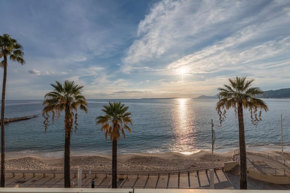 Les étoiles centre Juan Les Pins 6 couchages Apartment in Antibes
