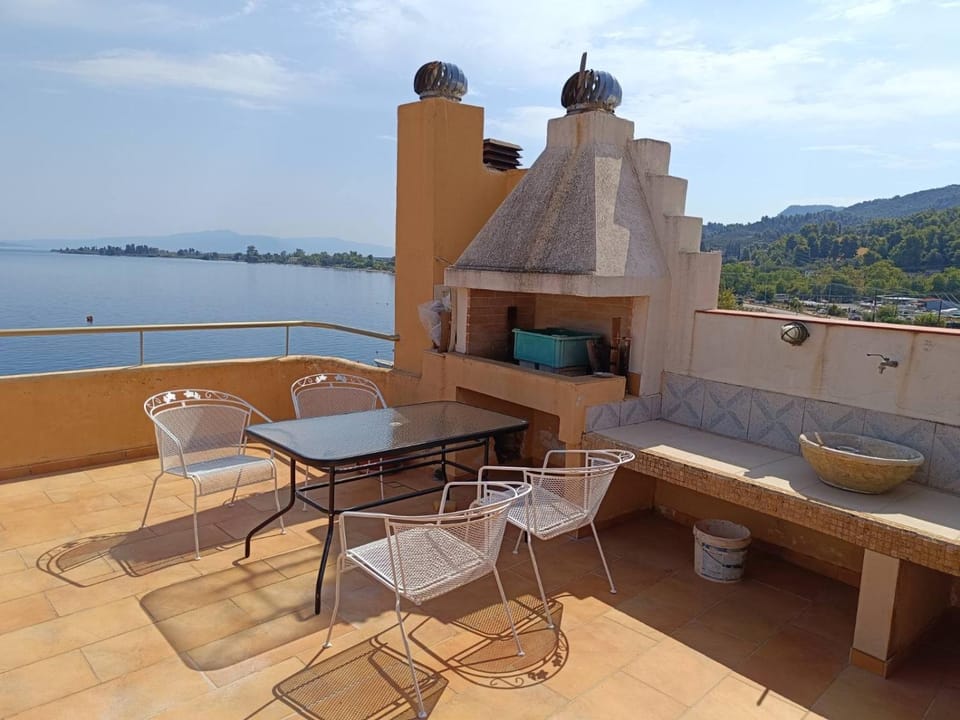 Mare & Monti Apartment in Euboea