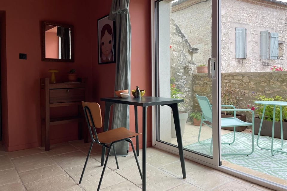 Patio, Seating area, Quiet street view