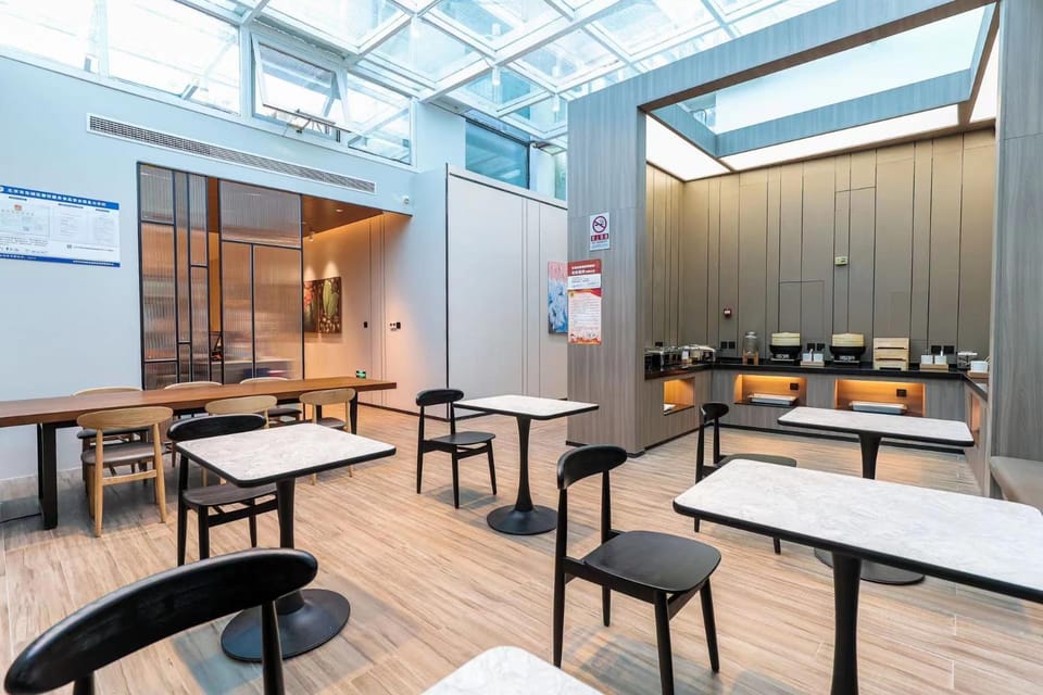 Restaurant/places to eat, Restaurant/places to eat