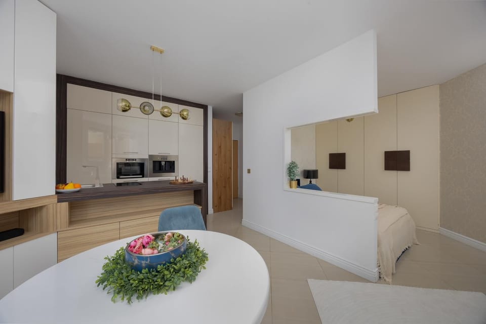 Kitchen or kitchenette, Seating area