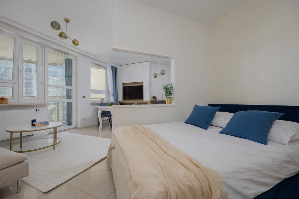Bed, Living room