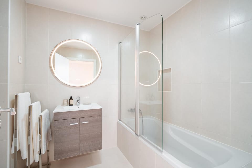 Shower, Bathroom, Bath, towels