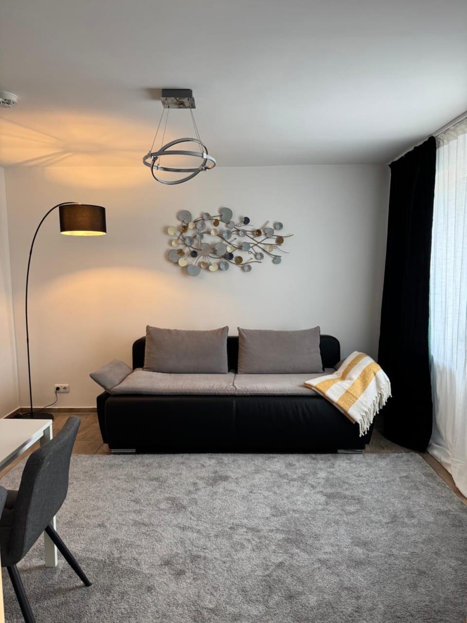 Living room, Photo of the whole room, Seating area