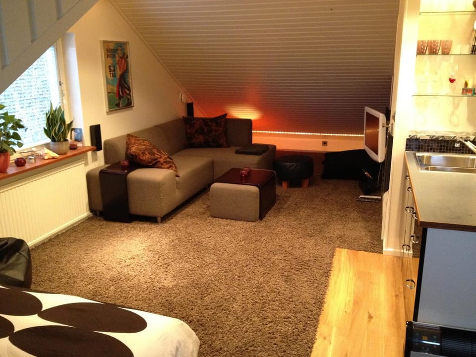 Day, Living room