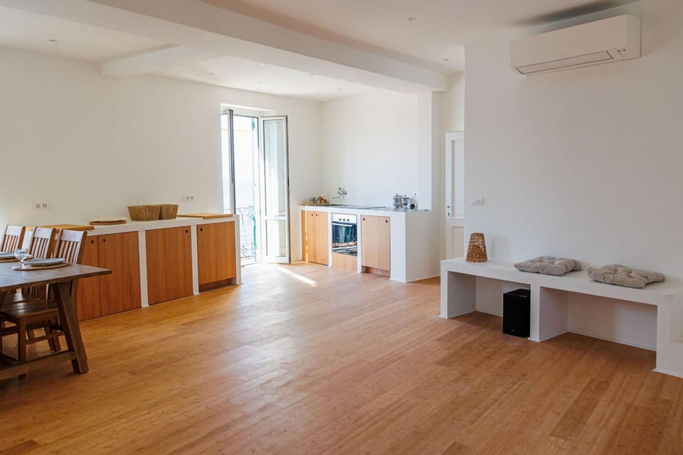 Spring, Summer, Kitchen or kitchenette, Living room, Autumn