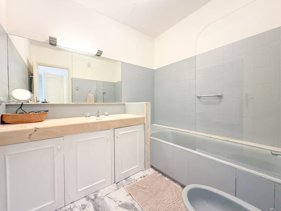Vue mer - Pointe Croisette - 1 chambre Spacieuse Apartment in Cannes