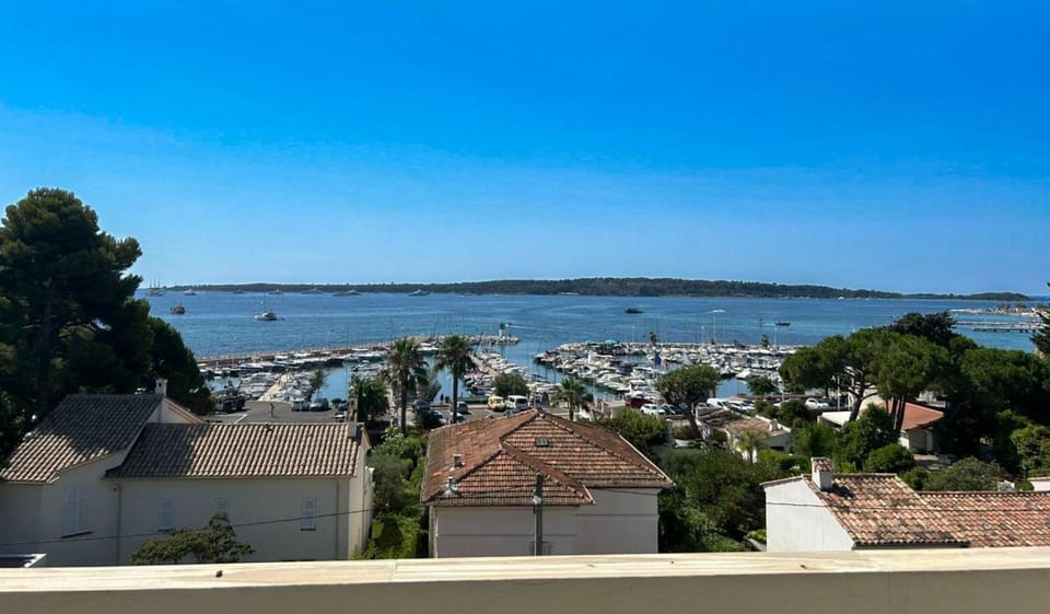 Vue mer - Pointe Croisette - 1 chambre Spacieuse Apartment in Cannes
