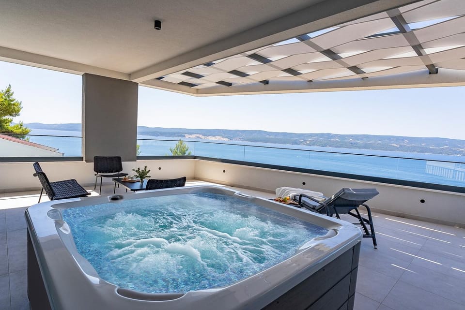 Hot Tub, Balcony/Terrace
