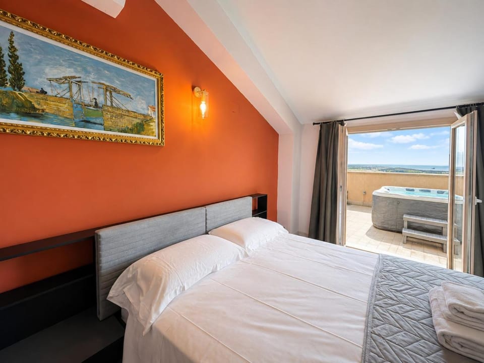 Bed, View (from property/room), Balcony/Terrace, Bedroom
