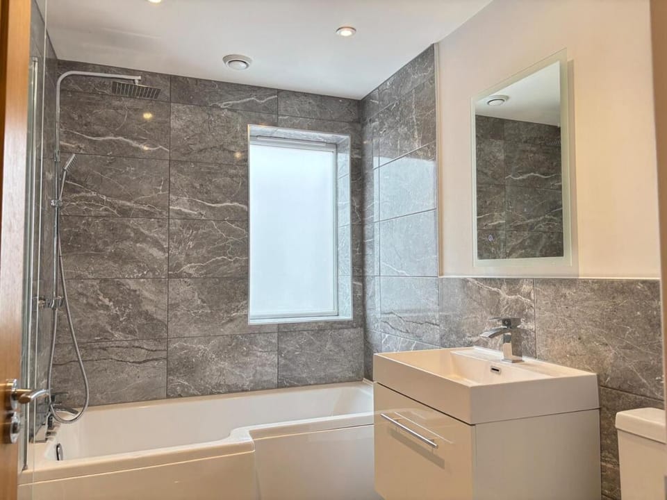 Shower, Bathroom, Bath, towels