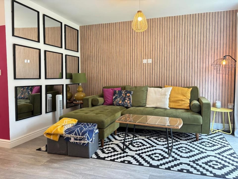 Living room, Seating area, towels