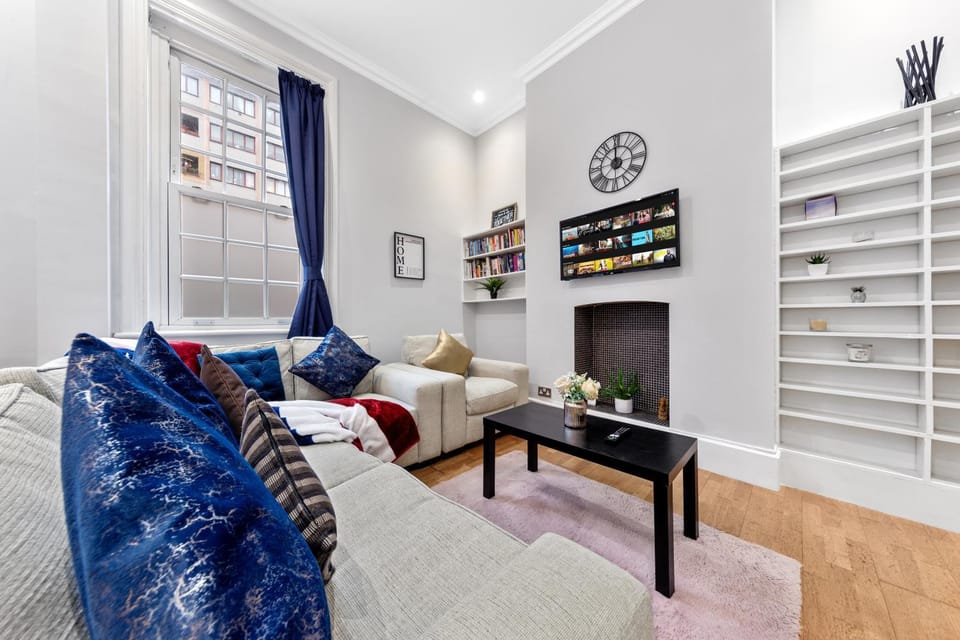 3 Bedroom City Apartment at Regents Park Baker Street MB1 Apartment in City of Westminster