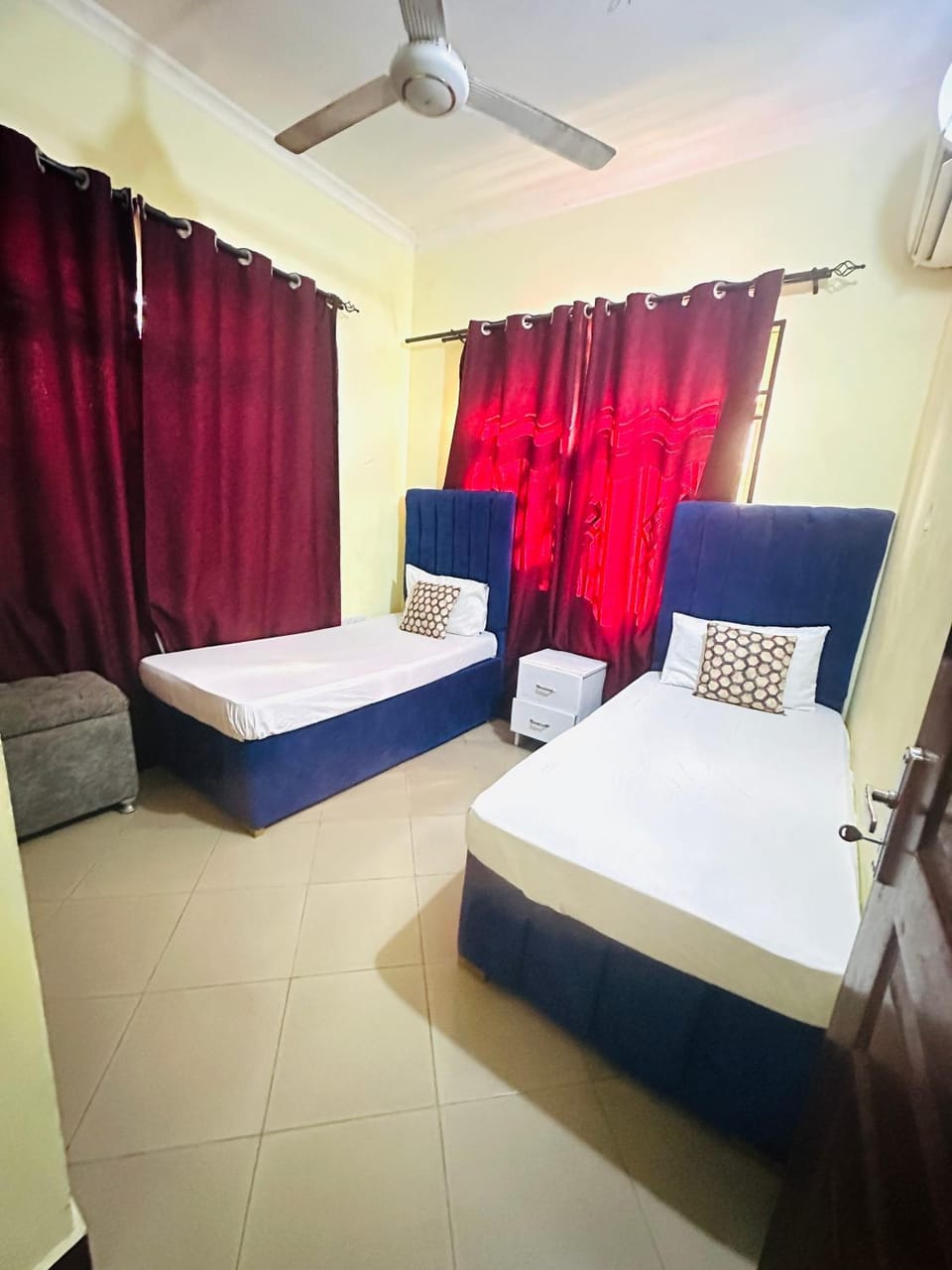 Affordable pearl Lulu Apartments with Fast WiFi Bed and Breakfast in City of Dar es Salaam