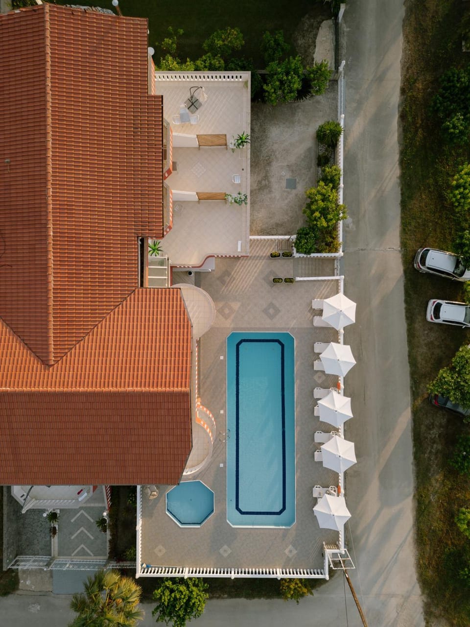 Property building, Day, Bird's eye view, Pool view, Swimming pool, sunbed