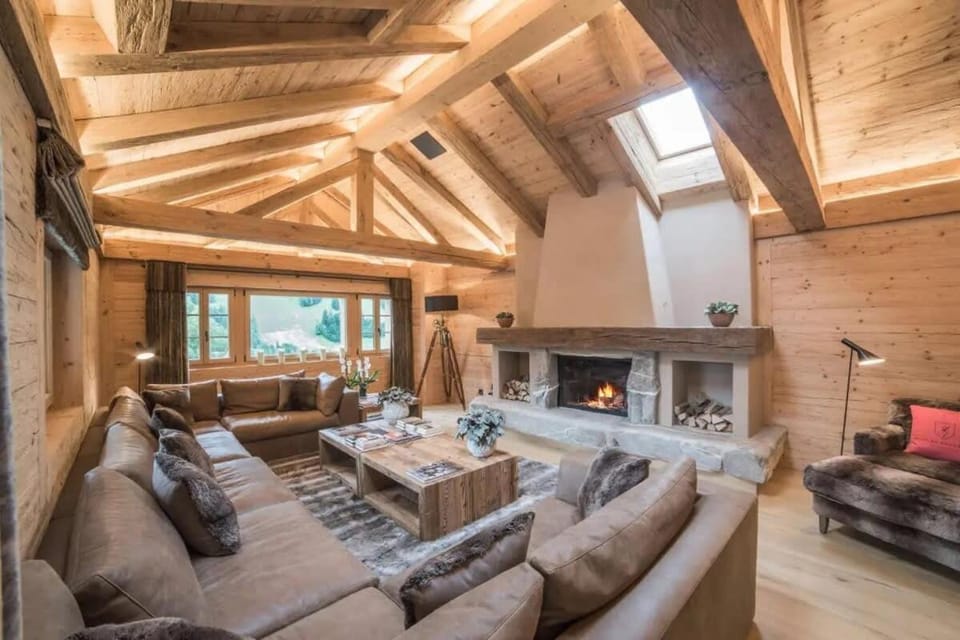 Super private Luxury Chalet with Hotel facilities Villa in Saanen