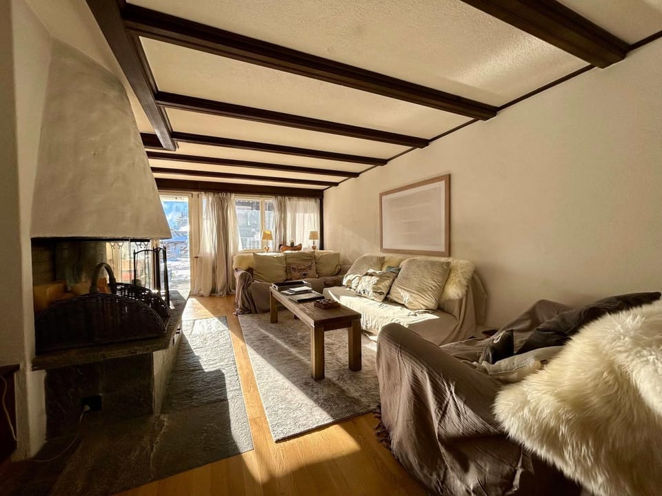 Alpine Chalet Nestled in the Heart of Gstaad Apartment in Saanen